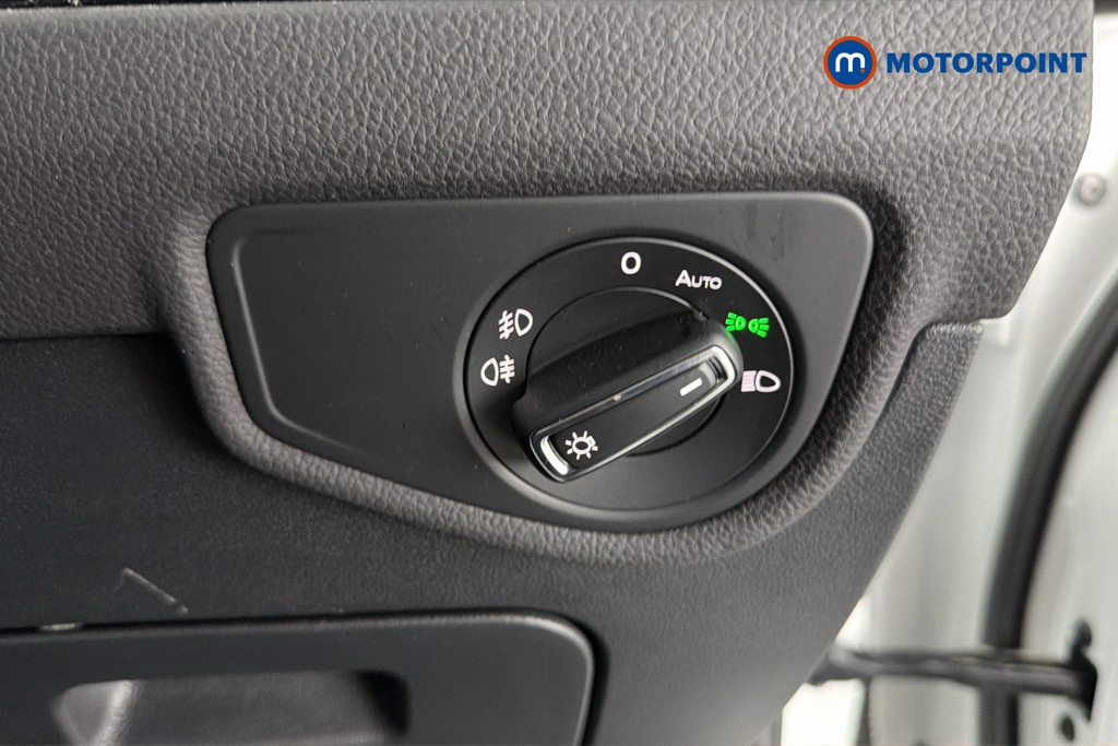 Volkswagen Touran SEL Automatic Petrol People Carrier - Stock Number (1663452) - 18th supplementary image