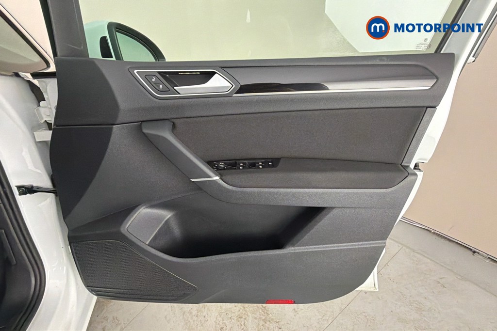 Volkswagen Touran SEL Automatic Petrol People Carrier - Stock Number (1663452) - 19th supplementary image