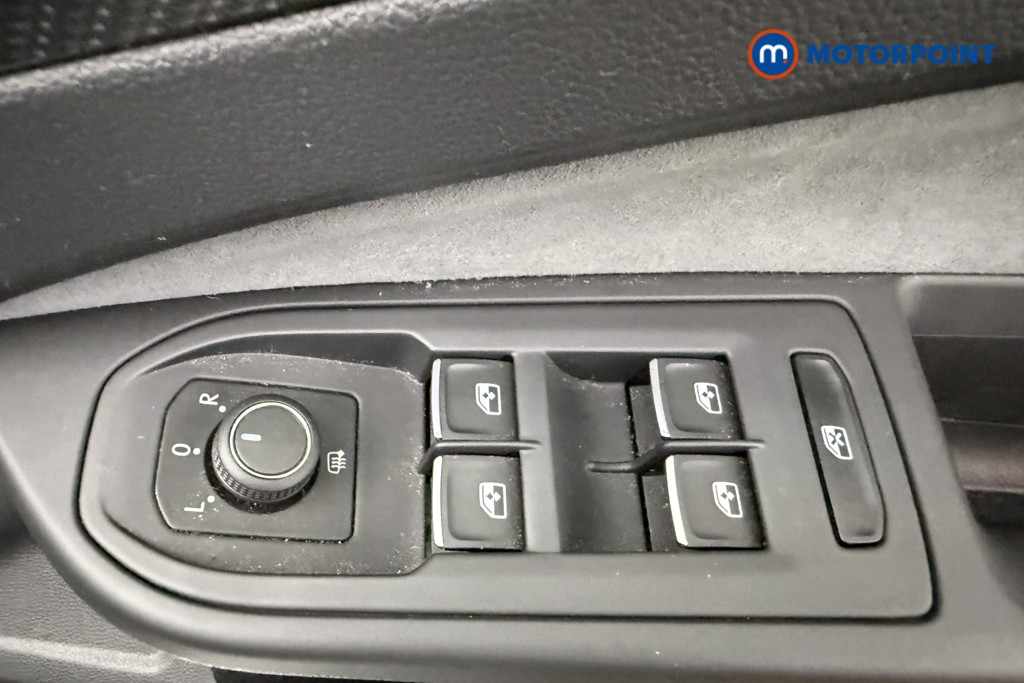 Volkswagen Golf R-Line Automatic Petrol Hatchback - Stock Number (1663888) - 19th supplementary image