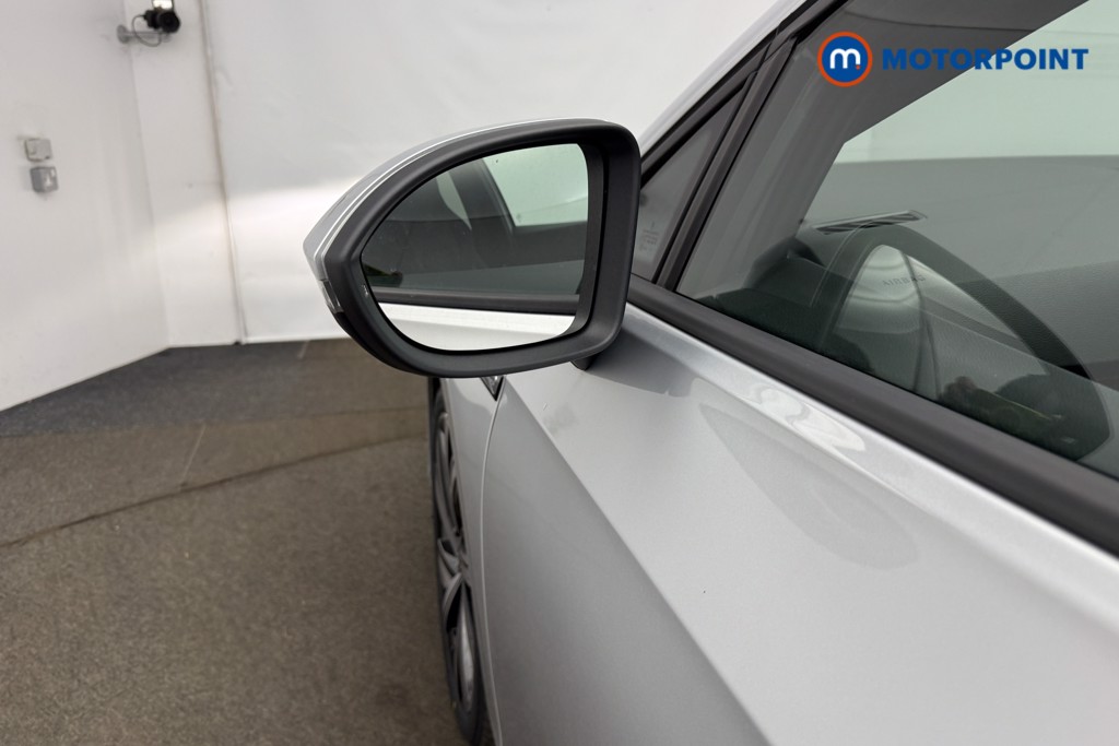 Volkswagen Golf R-Line Automatic Petrol Hatchback - Stock Number (1663888) - 30th supplementary image