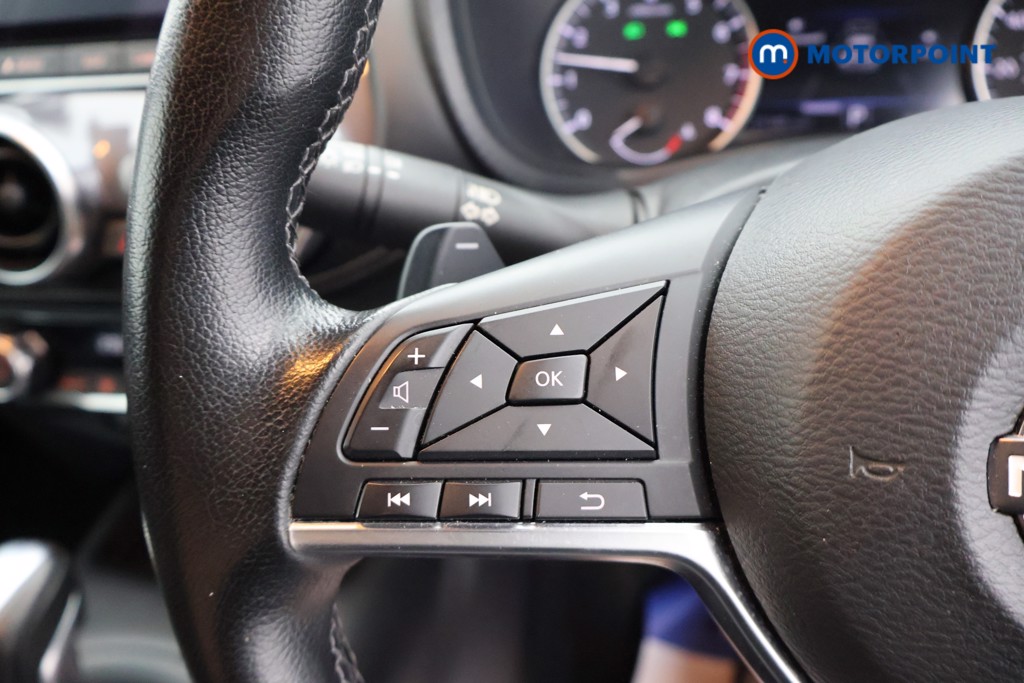 Nissan Juke N-Connecta Automatic Petrol SUV - Stock Number (1665102) - 2nd supplementary image