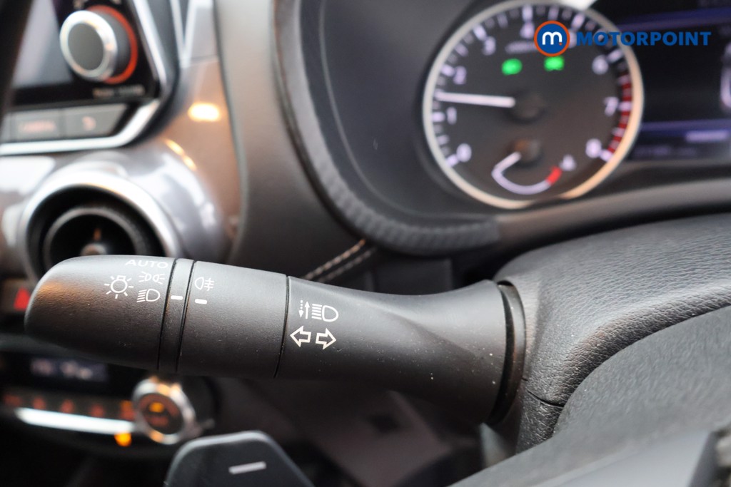 Nissan Juke N-Connecta Automatic Petrol SUV - Stock Number (1665102) - 5th supplementary image