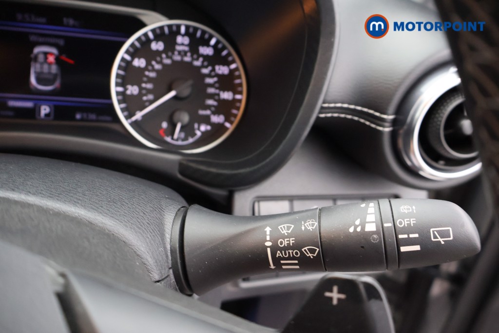 Nissan Juke N-Connecta Automatic Petrol SUV - Stock Number (1665102) - 6th supplementary image