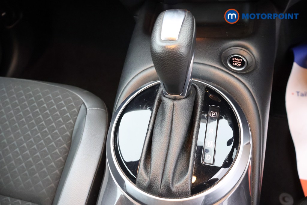 Nissan Juke N-Connecta Automatic Petrol SUV - Stock Number (1665102) - 10th supplementary image