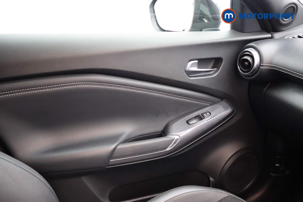 Nissan Juke N-Connecta Automatic Petrol SUV - Stock Number (1665102) - 14th supplementary image