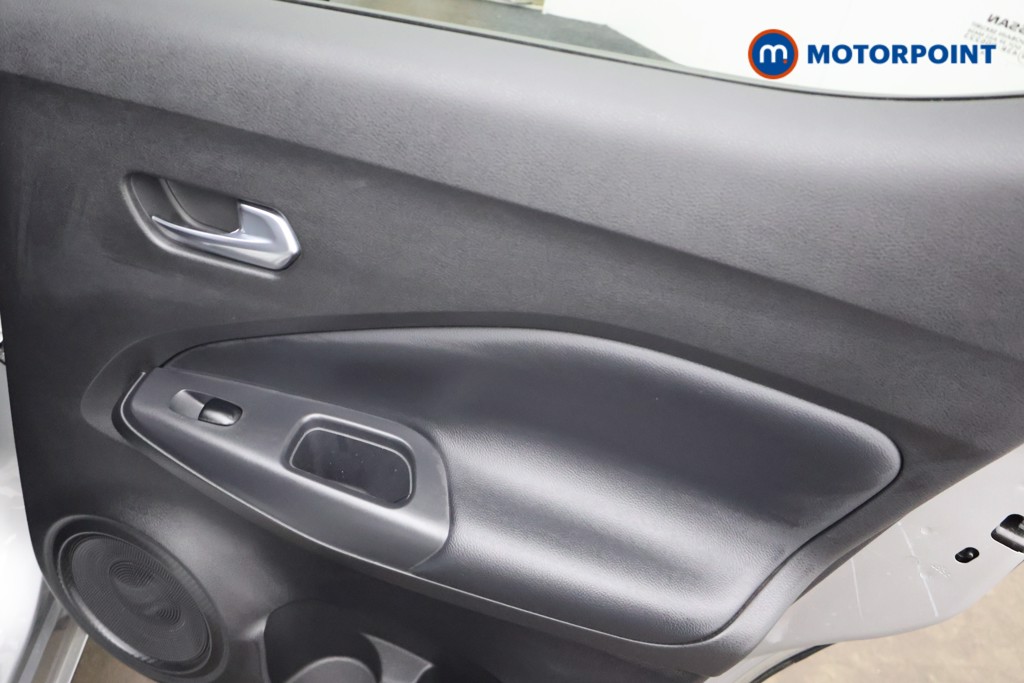 Nissan Juke N-Connecta Automatic Petrol SUV - Stock Number (1665102) - 20th supplementary image