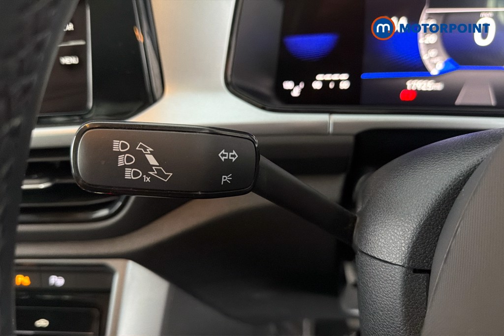 Volkswagen T-Roc Life Manual Petrol SUV - Stock Number (1665195) - 6th supplementary image