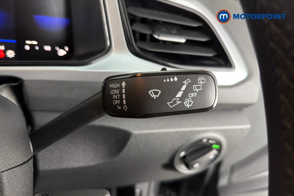 Volkswagen T-Roc Life Manual Petrol SUV - Stock Number (1665195) - 7th supplementary image