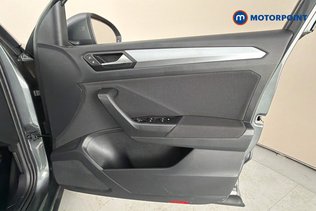 Volkswagen T-Roc Life Manual Petrol SUV - Stock Number (1665195) - 19th supplementary image