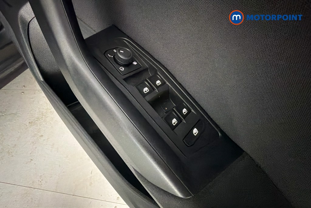 Volkswagen T-Roc Life Manual Petrol SUV - Stock Number (1665195) - 20th supplementary image