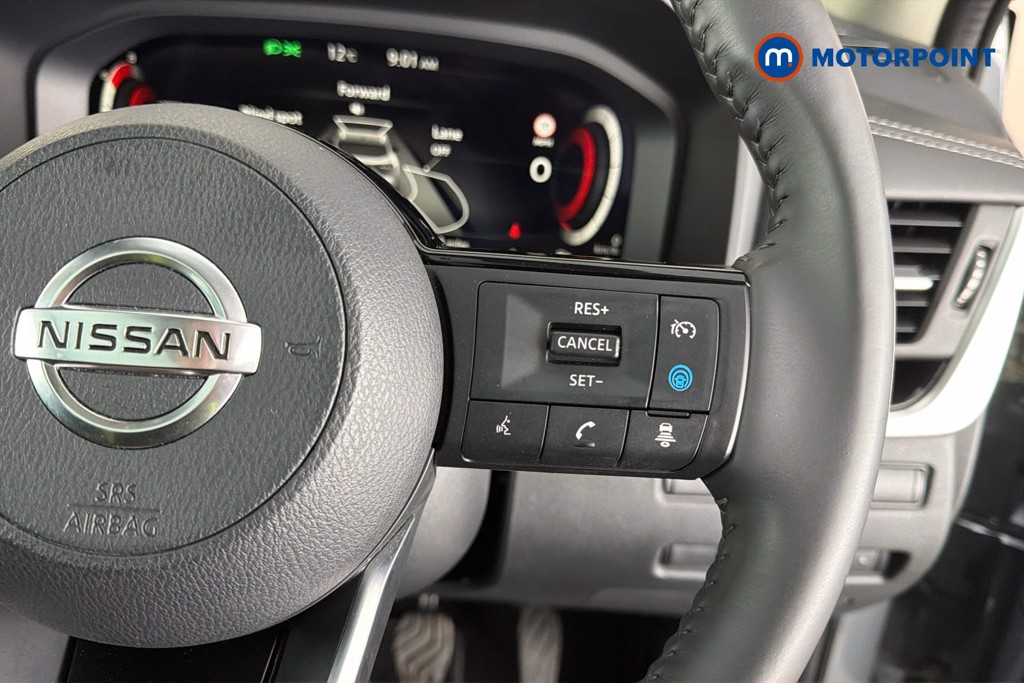 Nissan Qashqai Premiere Edition Manual Petrol SUV - Stock Number (1665776) - 4th supplementary image