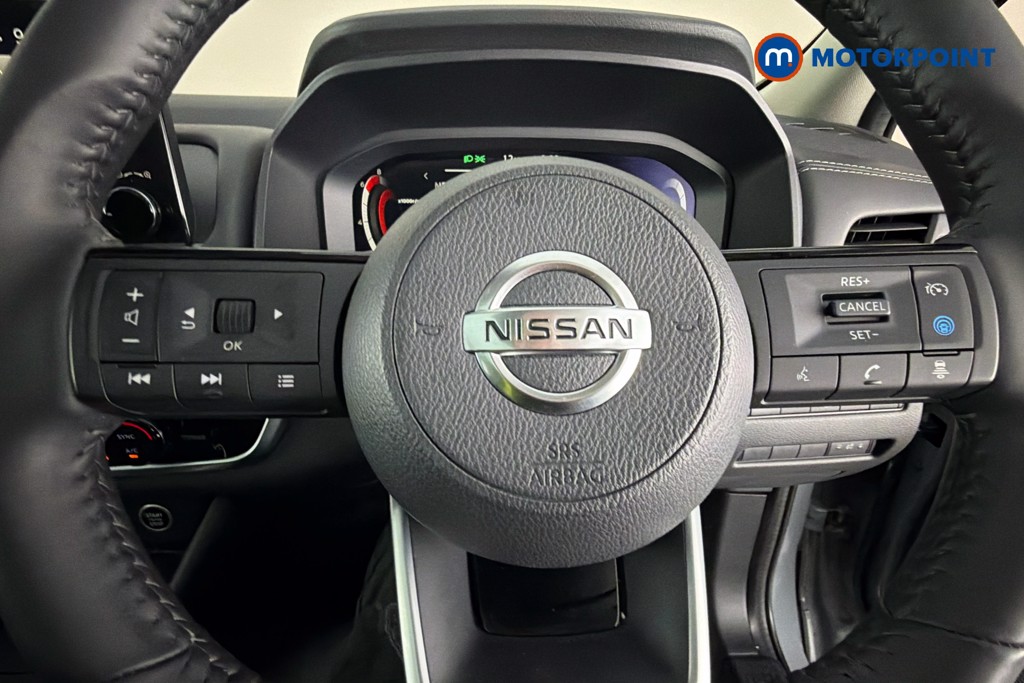 Nissan Qashqai Premiere Edition Manual Petrol SUV - Stock Number (1665776) - 5th supplementary image