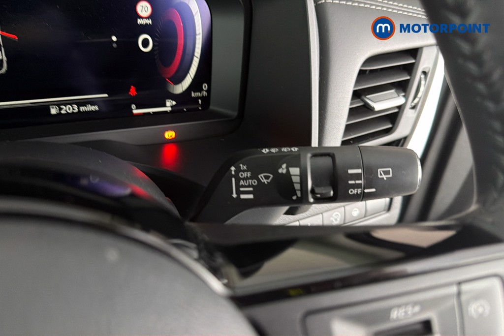 Nissan Qashqai Premiere Edition Manual Petrol SUV - Stock Number (1665776) - 7th supplementary image