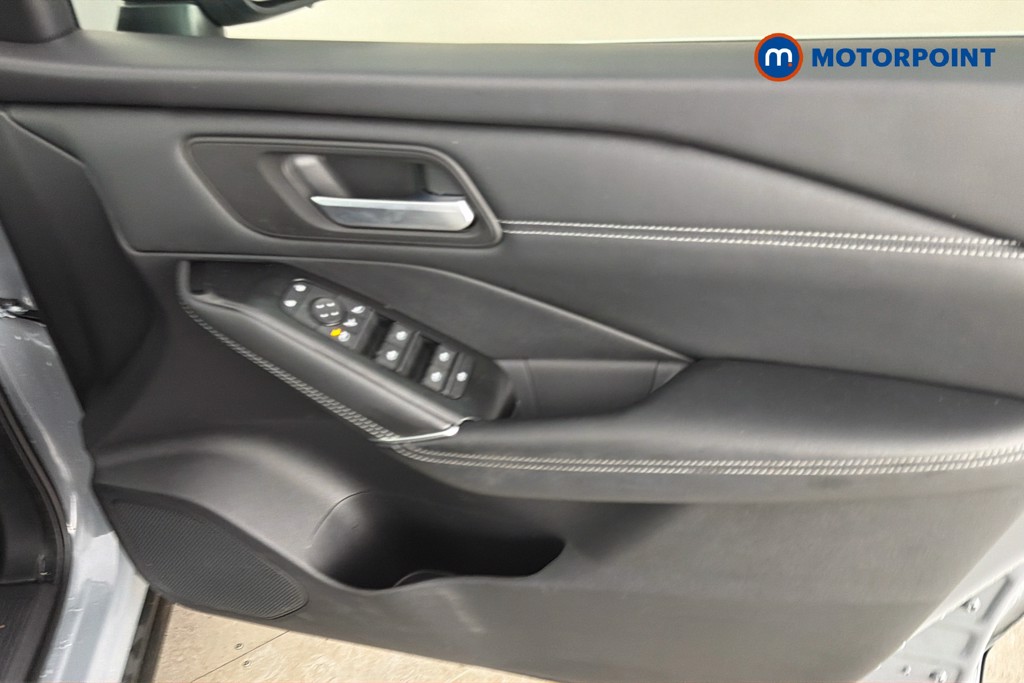 Nissan Qashqai Premiere Edition Manual Petrol SUV - Stock Number (1665776) - 19th supplementary image