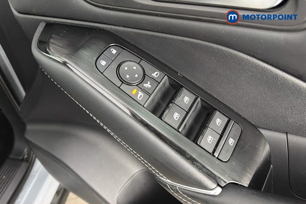 Nissan Qashqai Premiere Edition Manual Petrol SUV - Stock Number (1665776) - 20th supplementary image