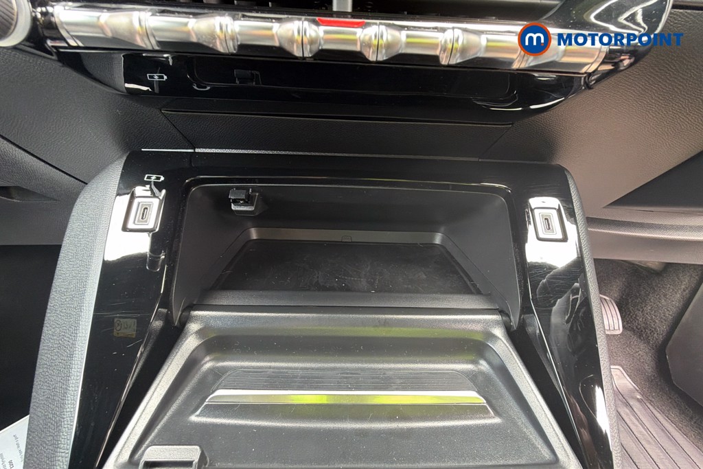 Peugeot 2008 Allure Manual Petrol SUV - Stock Number (1665842) - 3rd supplementary image