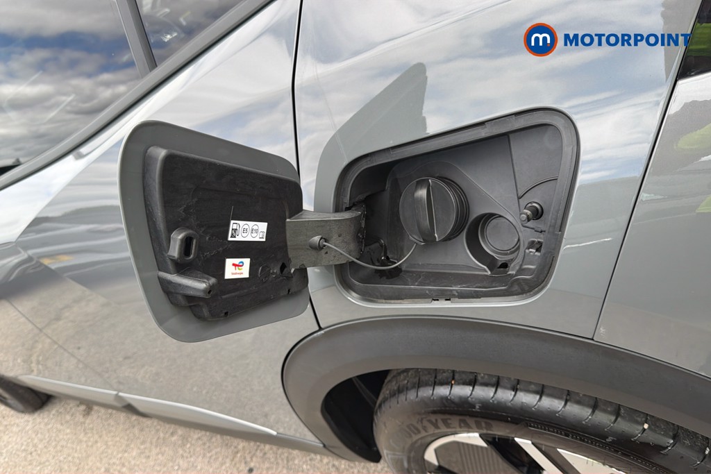 Peugeot 2008 Allure Manual Petrol SUV - Stock Number (1665842) - 33rd supplementary image