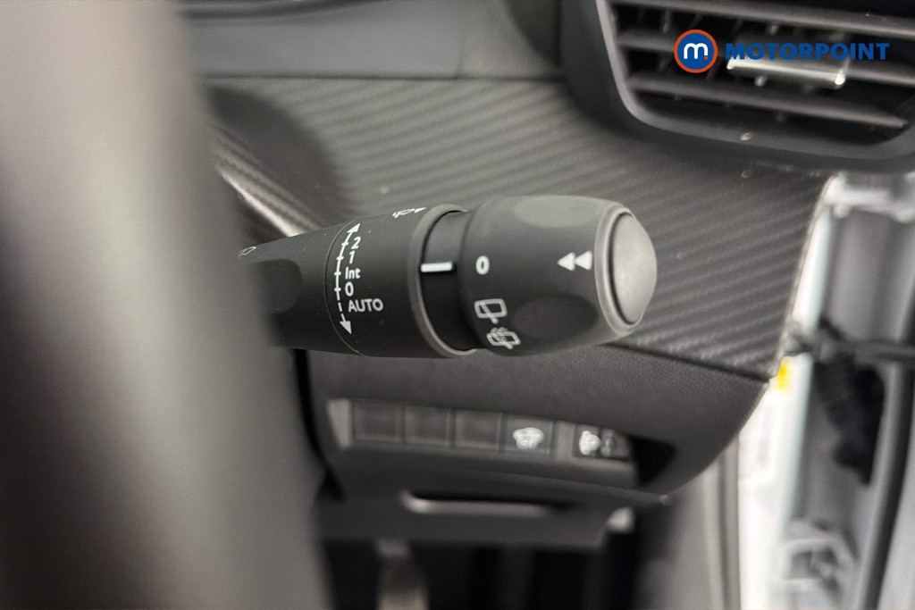 Peugeot 2008 Allure Manual Petrol SUV - Stock Number (1665906) - 7th supplementary image