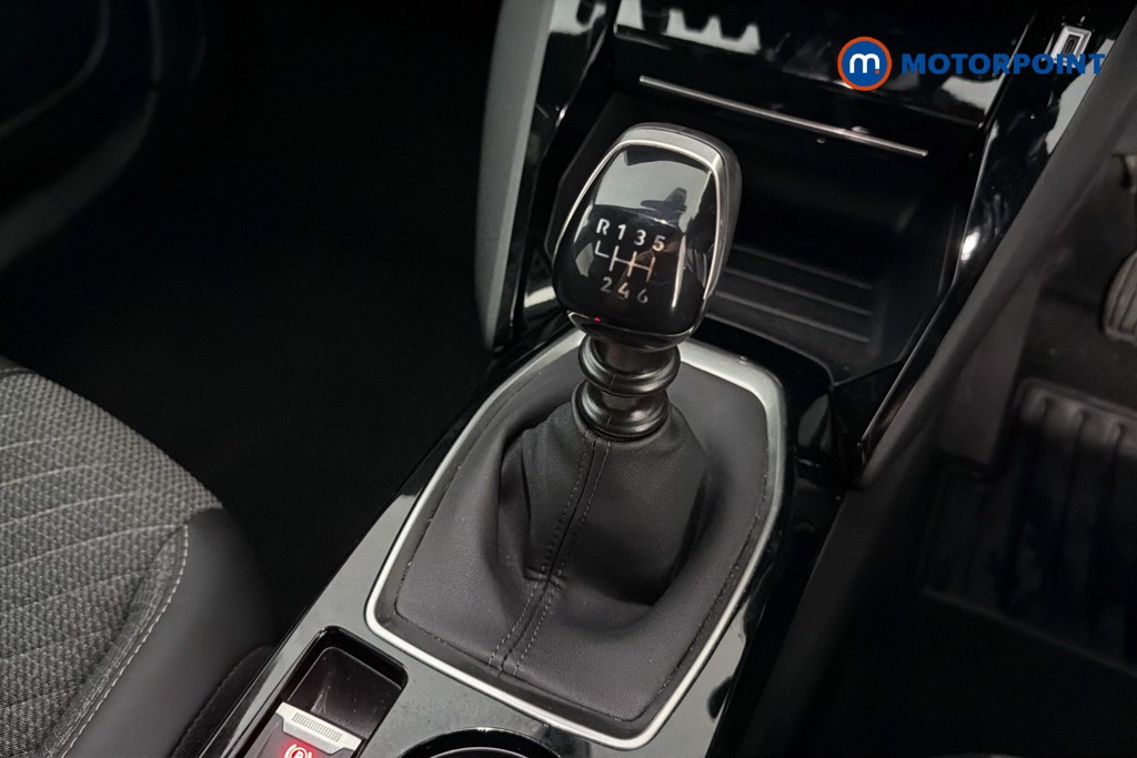 Peugeot 2008 Allure Manual Petrol SUV - Stock Number (1665906) - 15th supplementary image