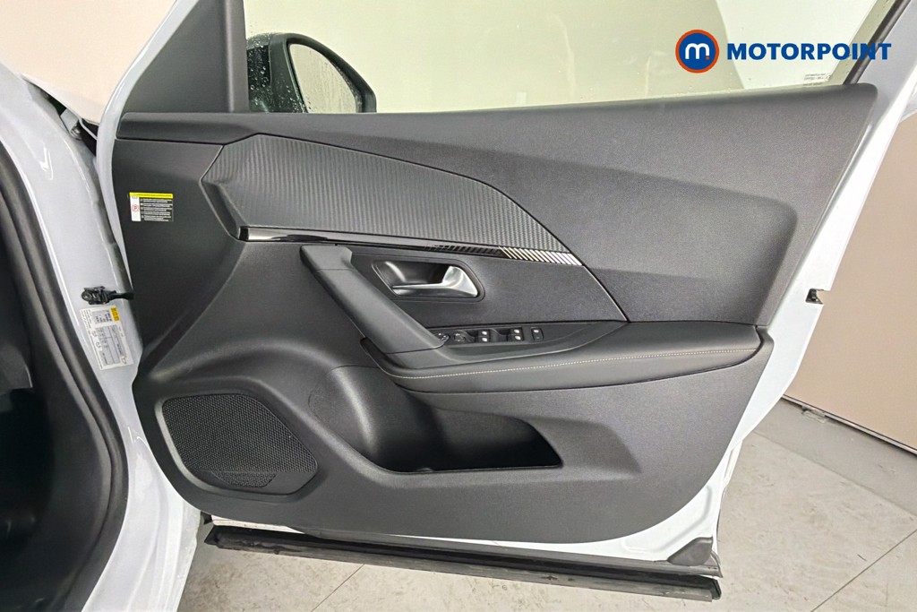 Peugeot 2008 Allure Manual Petrol SUV - Stock Number (1665906) - 19th supplementary image