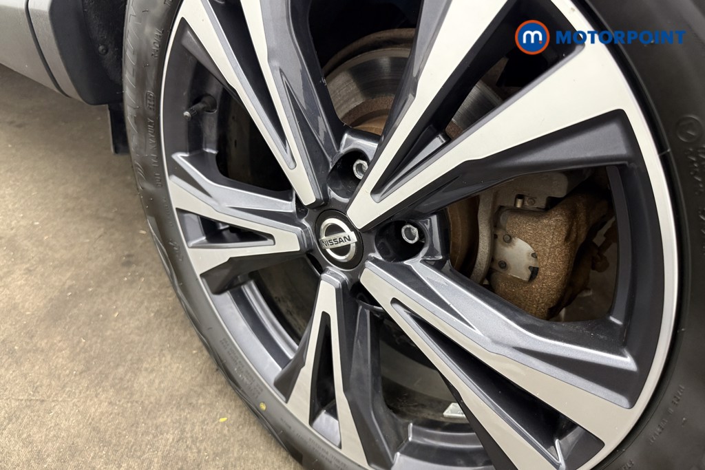 Nissan Qashqai N-Connecta Automatic Petrol SUV - Stock Number (1666576) - 4th supplementary image