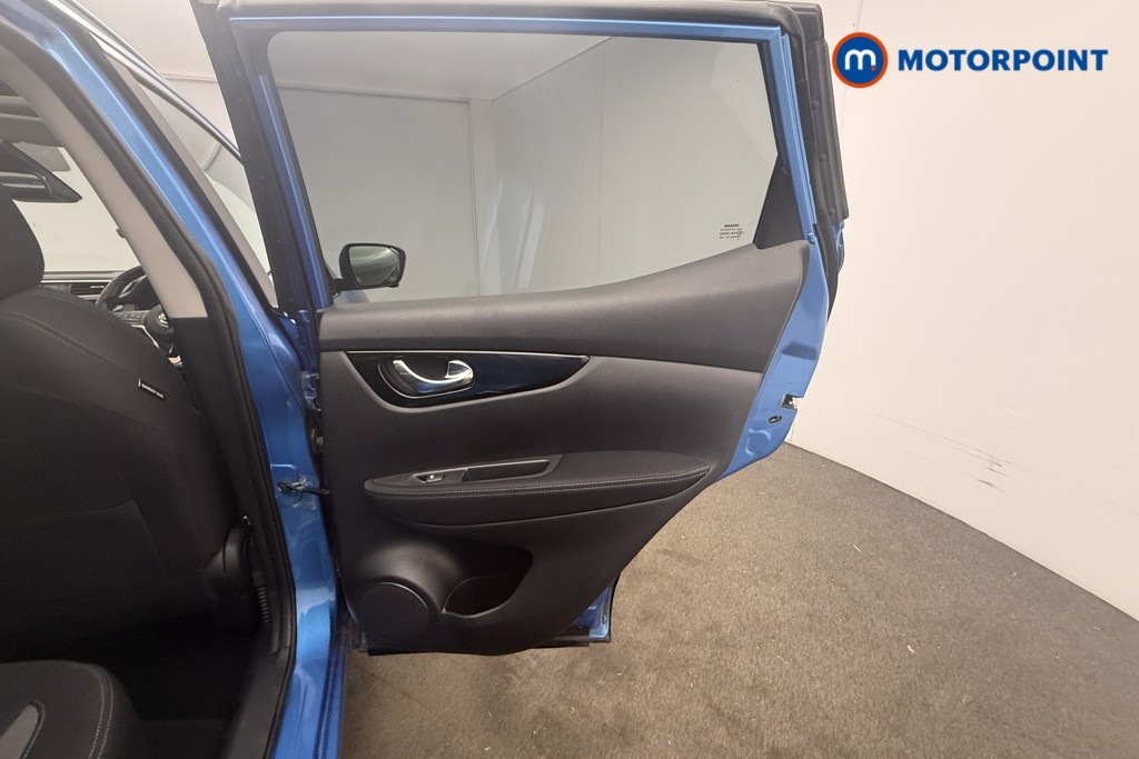 Nissan Qashqai N-Connecta Automatic Petrol SUV - Stock Number (1666576) - 17th supplementary image