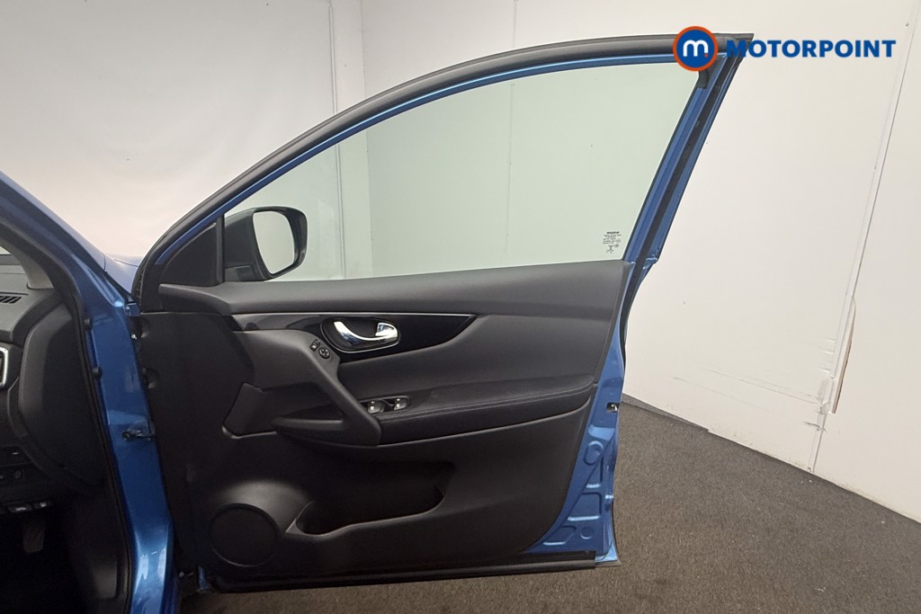 Nissan Qashqai N-Connecta Automatic Petrol SUV - Stock Number (1666576) - 19th supplementary image