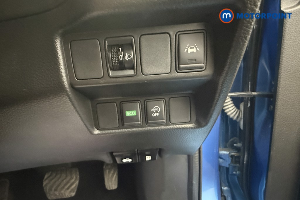 Nissan Qashqai N-Connecta Automatic Petrol SUV - Stock Number (1666576) - 21st supplementary image