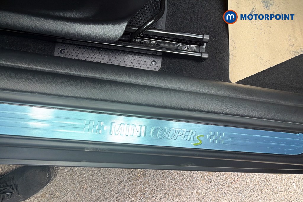 Mini Hatchback Cooper S Level 3 Automatic Electric Hatchback - Stock Number (1666697) - 25th supplementary image