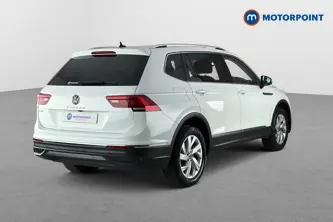 Volkswagen Tiguan Allspace Life Automatic Petrol SUV - Stock Number (1666943) - Passenger side rear corner