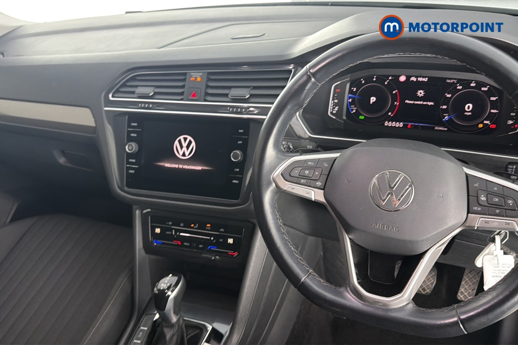 Volkswagen Tiguan Allspace Life Automatic Petrol SUV - Stock Number (1666943) - 1st supplementary image