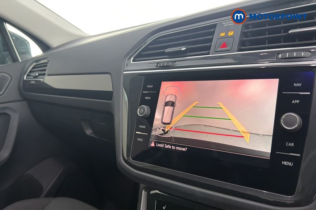 Volkswagen Tiguan Elegance Automatic Petrol Plug-In Hybrid SUV - Stock Number (1667488) - 13th supplementary image