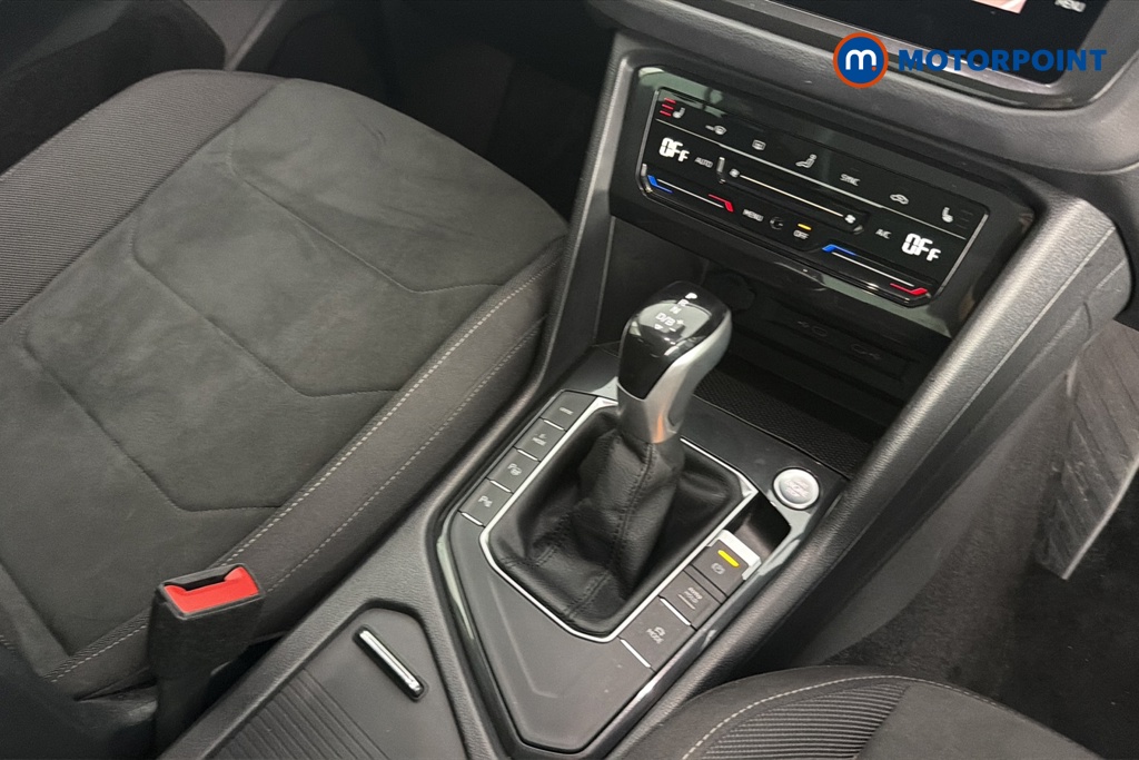 Volkswagen Tiguan Elegance Automatic Petrol Plug-In Hybrid SUV - Stock Number (1667488) - 15th supplementary image