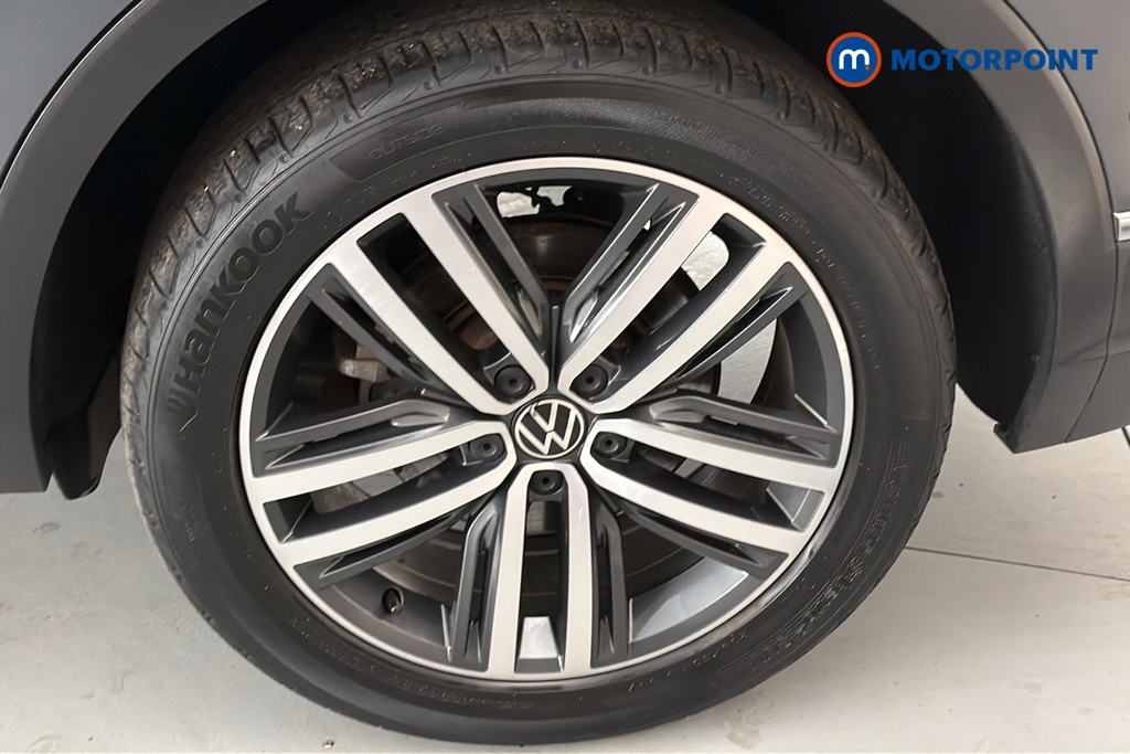 Volkswagen Tiguan Elegance Automatic Petrol Plug-In Hybrid SUV - Stock Number (1667488) - 45th supplementary image