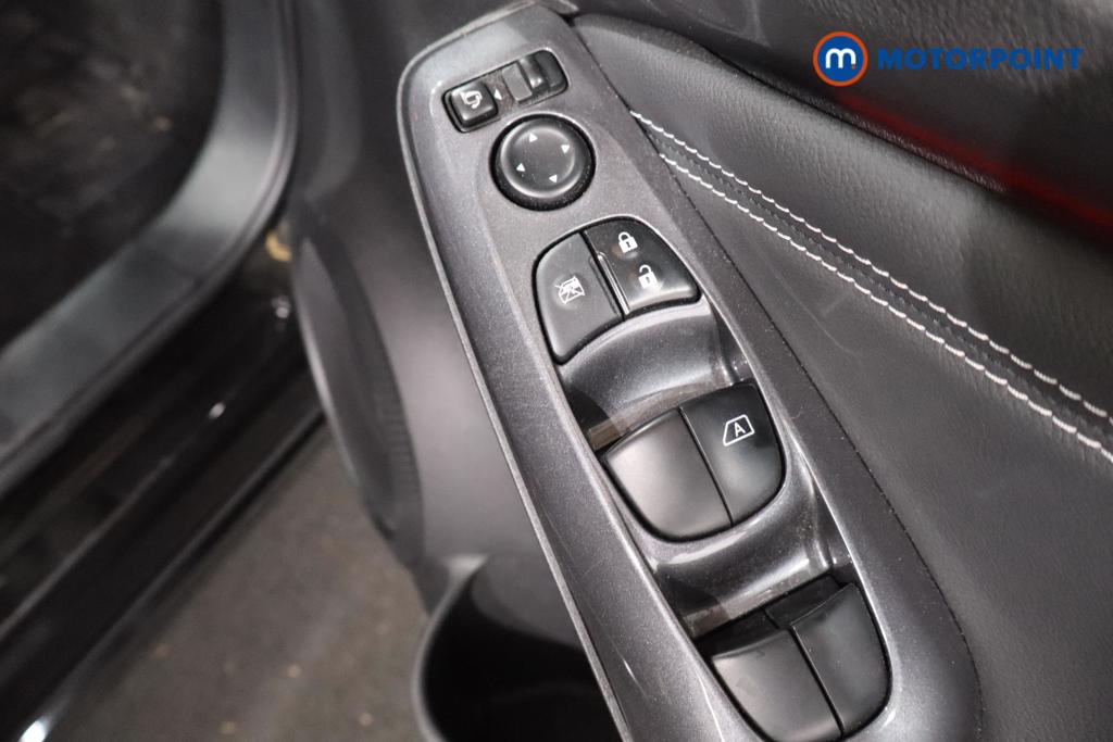 Nissan Juke Tekna Manual Petrol SUV - Stock Number (1652202) - 16th supplementary image