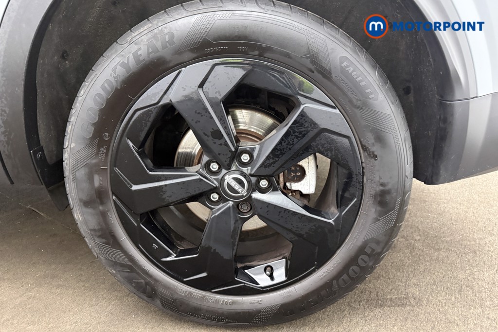 Nissan Qashqai N-Connecta Automatic Petrol-Electric Hybrid SUV - Stock Number (1654325) - 9th supplementary image