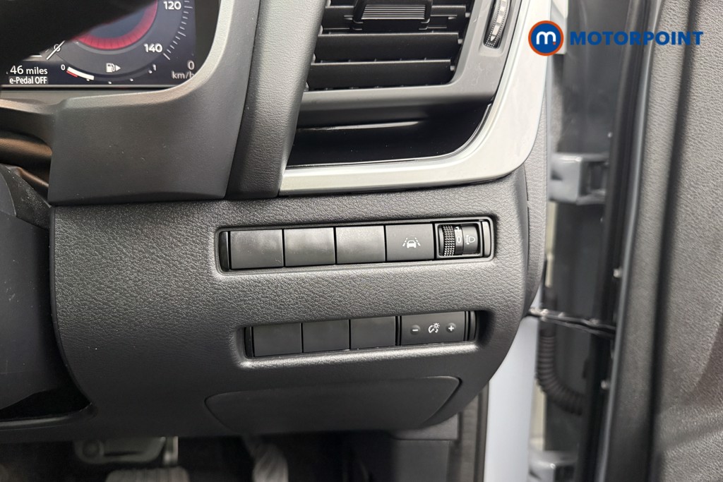 Nissan Qashqai N-Connecta Automatic Petrol-Electric Hybrid SUV - Stock Number (1654325) - 48th supplementary image