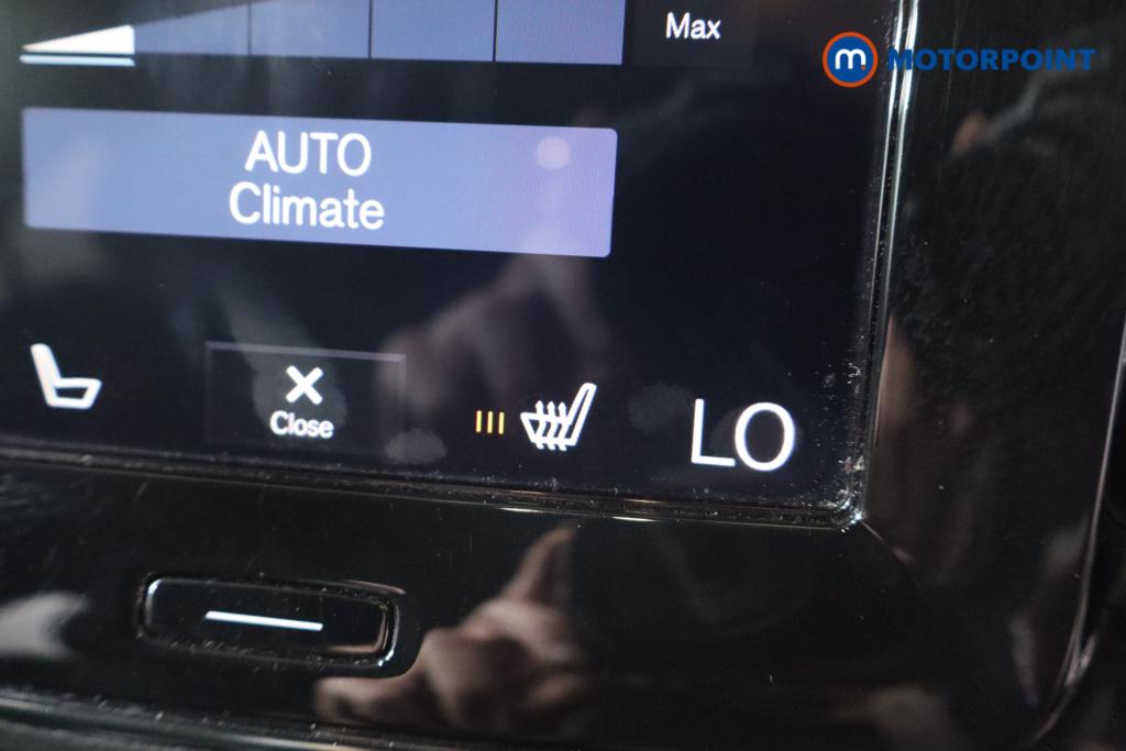 Volvo Xc40 R Design Pro Automatic Diesel SUV - Stock Number (1654703) - 9th supplementary image