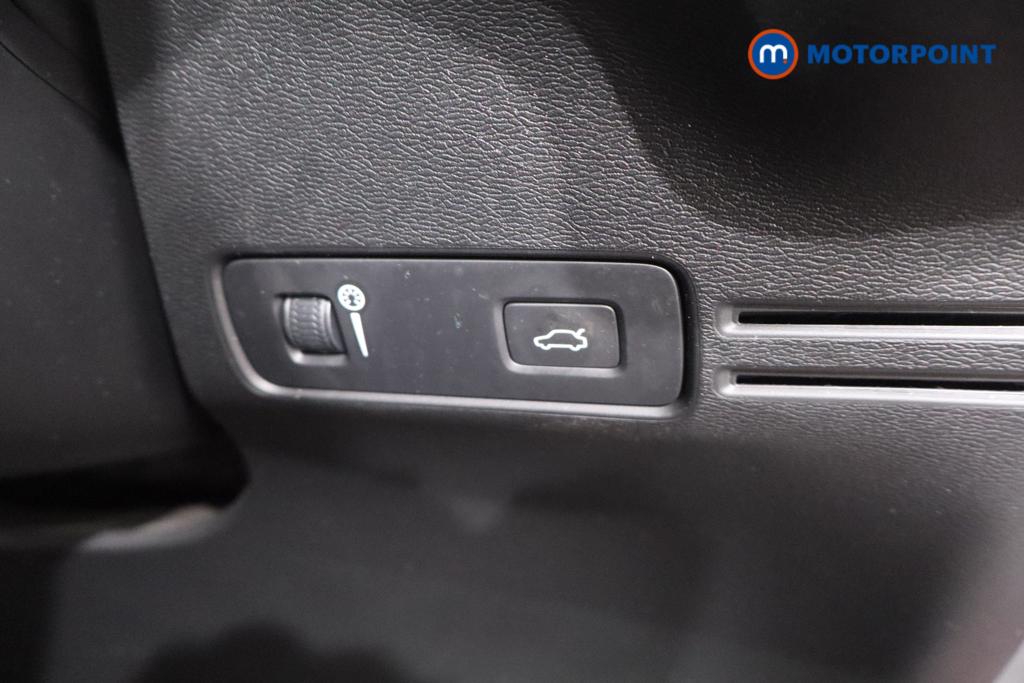 Volvo Xc40 R Design Pro Automatic Diesel SUV - Stock Number (1654703) - 14th supplementary image