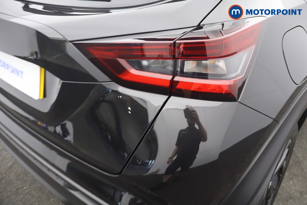 Nissan Juke N-Connecta Manual Petrol SUV - Stock Number (1660525) - 3rd supplementary image