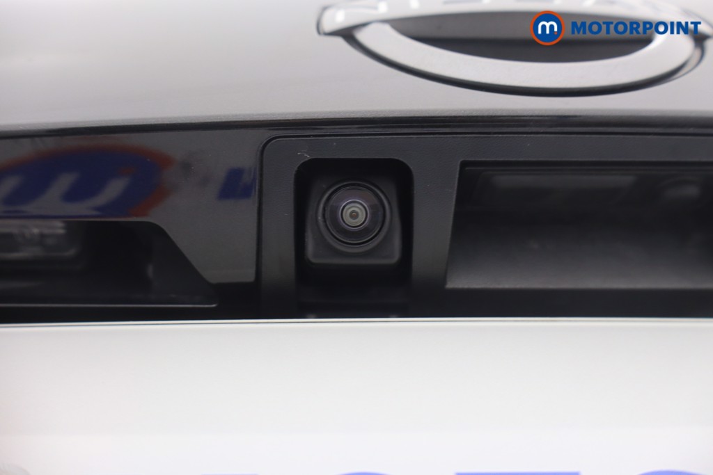 Nissan Juke N-Connecta Manual Petrol SUV - Stock Number (1660525) - 5th supplementary image