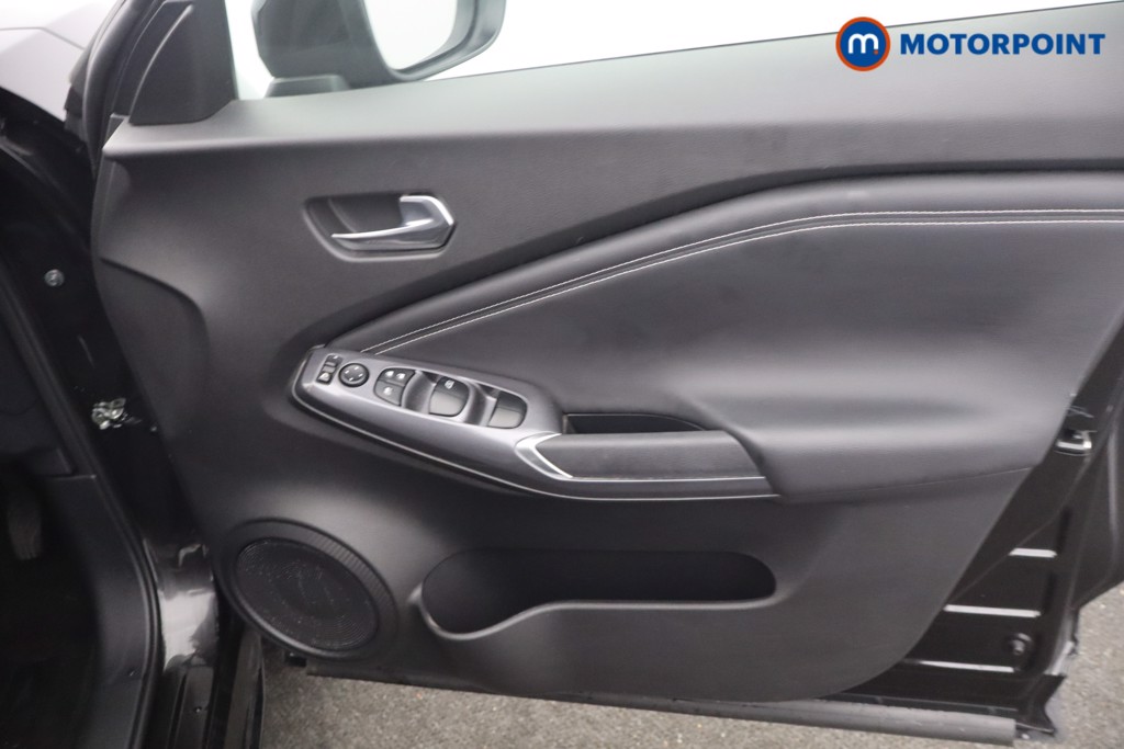 Nissan Juke N-Connecta Manual Petrol SUV - Stock Number (1660525) - 9th supplementary image