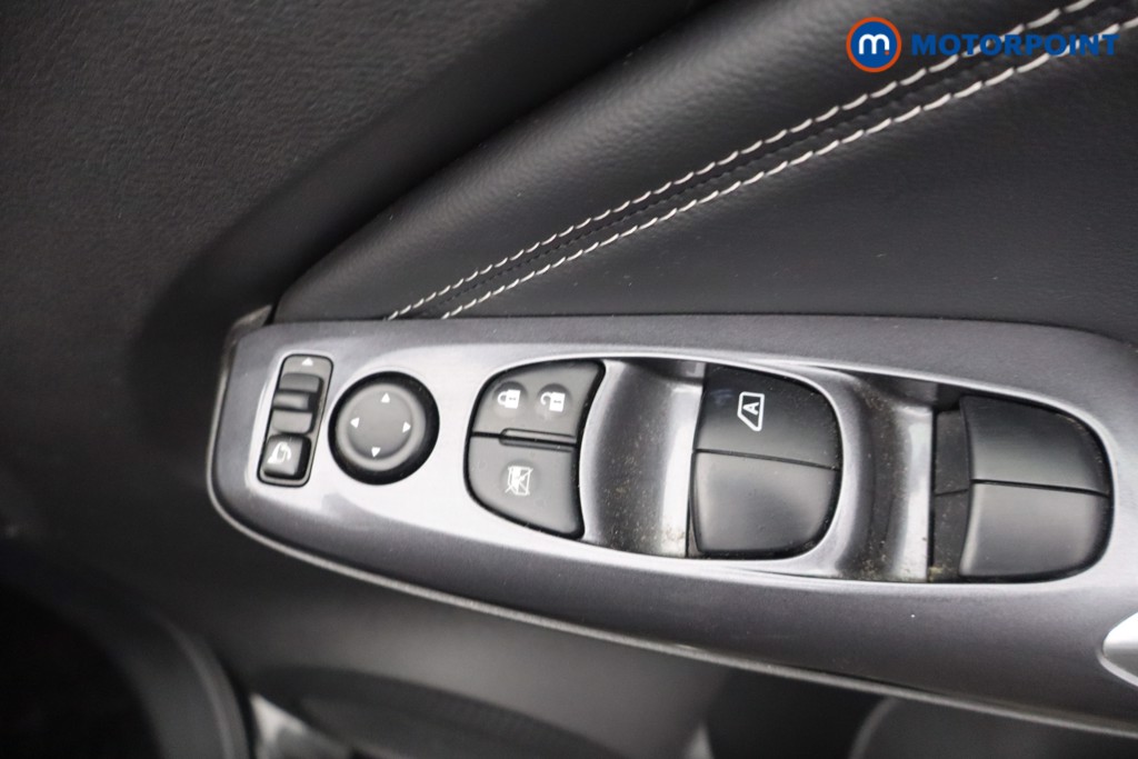 Nissan Juke N-Connecta Manual Petrol SUV - Stock Number (1660525) - 10th supplementary image