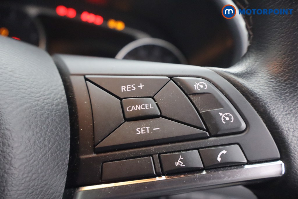 Nissan Juke N-Connecta Manual Petrol SUV - Stock Number (1660525) - 13th supplementary image