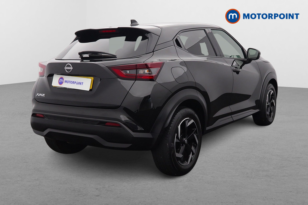 Nissan Juke N-Connecta Manual Petrol SUV - Stock Number (1660525) - Drivers side rear corner