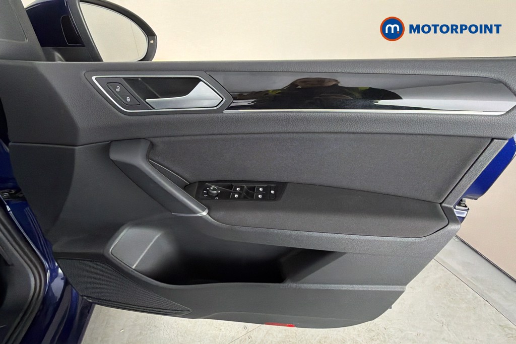 Volkswagen Touran SEL Automatic Petrol People Carrier - Stock Number (1661651) - 19th supplementary image