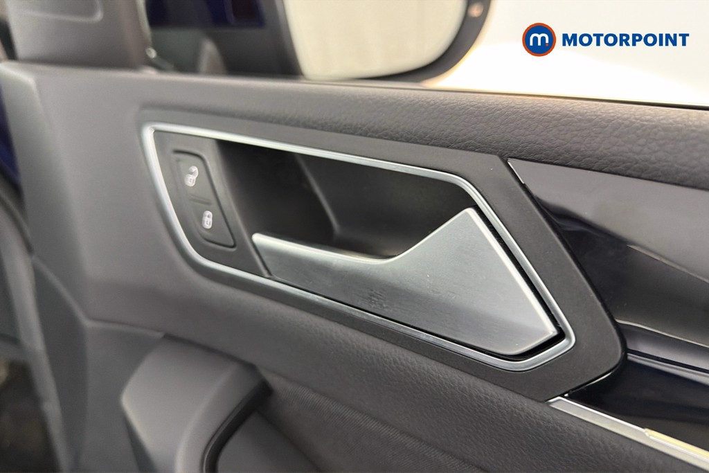 Volkswagen Touran SEL Automatic Petrol People Carrier - Stock Number (1661651) - 42nd supplementary image