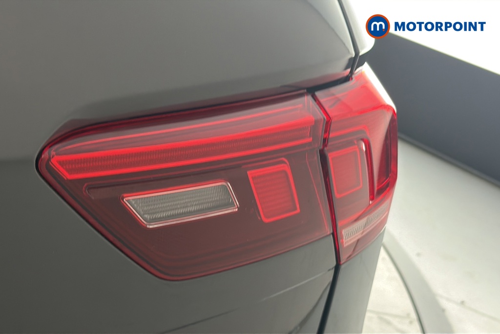 Volkswagen Tiguan R-Line Automatic Petrol SUV - Stock Number (1663818) - 36th supplementary image