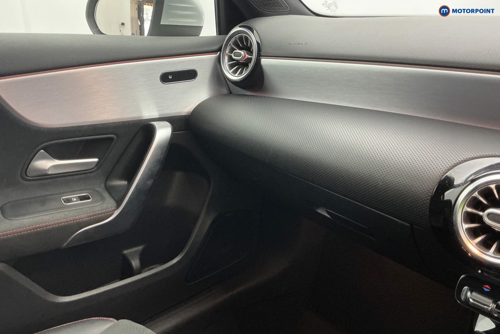 Mercedes-Benz A Class Amg Line Automatic Diesel Hatchback - Stock Number (1664253) - 11th supplementary image