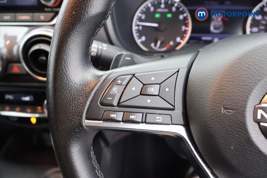 Nissan Juke N-Connecta Automatic Petrol SUV - Stock Number (1665096) - 2nd supplementary image